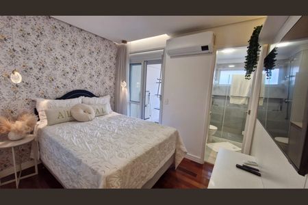 Casa de condomínio à venda com 330m², 4 quartos e 4 vagas Casa de condomínio à venda com 330m², 4 quartos e 4 vagasQuarto