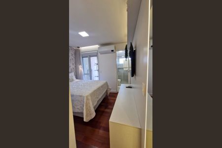Casa de condomínio à venda com 330m², 4 quartos e 4 vagas Casa de condomínio à venda com 330m², 4 quartos e 4 vagasQuarto