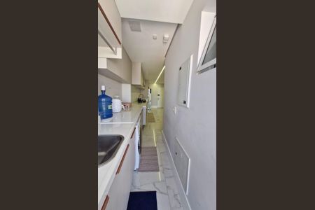 Casa de condomínio à venda com 330m², 4 quartos e 4 vagas Casa de condomínio à venda com 330m², 4 quartos e 4 vagasÁrea de Serviço
