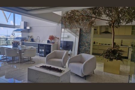 Casa de condomínio à venda com 330m², 4 quartos e 4 vagas Casa de condomínio à venda com 330m², 4 quartos e 4 vagasSala