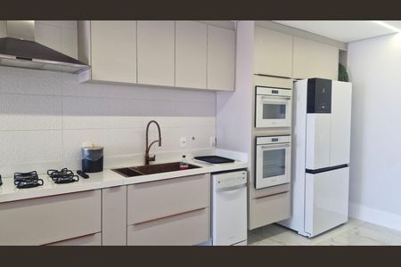 Casa de condomínio à venda com 330m², 4 quartos e 4 vagas Casa de condomínio à venda com 330m², 4 quartos e 4 vagasCozinha