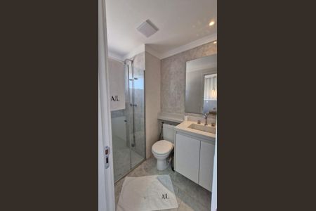 Casa de condomínio à venda com 330m², 4 quartos e 4 vagas Casa de condomínio à venda com 330m², 4 quartos e 4 vagasBanheiro
