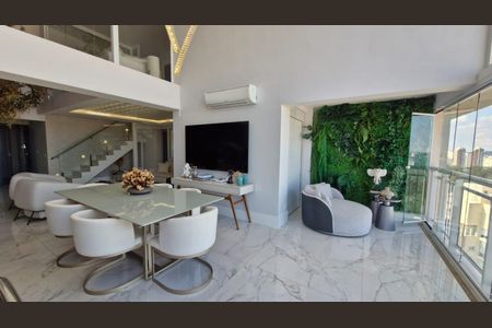 Casa de condomínio à venda com 330m², 4 quartos e 4 vagas Casa de condomínio à venda com 330m², 4 quartos e 4 vagasSala