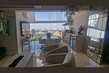 Casa de condomínio à venda com 330m², 4 quartos e 4 vagas Casa de condomínio à venda com 330m², 4 quartos e 4 vagasSala