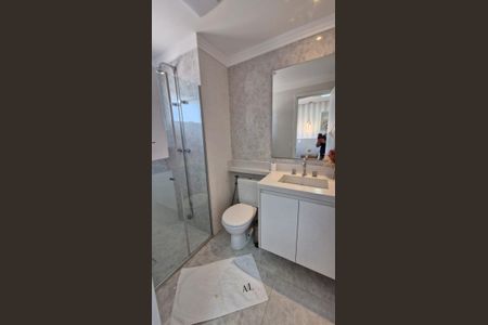 Casa de condomínio à venda com 330m², 4 quartos e 4 vagas Casa de condomínio à venda com 330m², 4 quartos e 4 vagasBanheiro