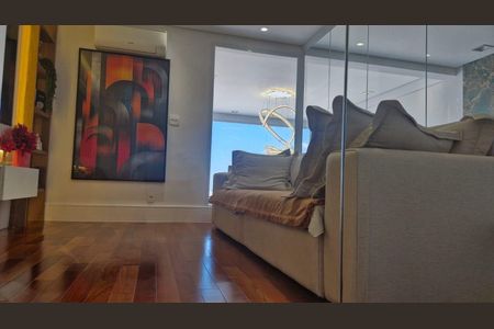 Casa de condomínio à venda com 330m², 4 quartos e 4 vagas Casa de condomínio à venda com 330m², 4 quartos e 4 vagasSala