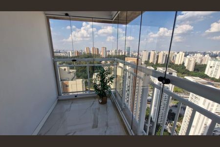 Casa de condomínio à venda com 330m², 4 quartos e 4 vagas Casa de condomínio à venda com 330m², 4 quartos e 4 vagasVista