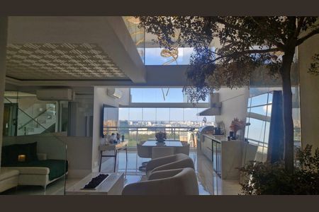 Casa de condomínio à venda com 330m², 4 quartos e 4 vagas Casa de condomínio à venda com 330m², 4 quartos e 4 vagasÁrea de Serviço