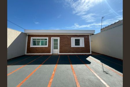 Casa para alugar com 98m², 3 quartos e 5 vagas Casa para alugar com 98m², 3 quartos e 5 vagasGaragem