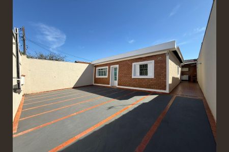 Casa para alugar com 98m², 3 quartos e 5 vagas Casa para alugar com 98m², 3 quartos e 5 vagasGaragem