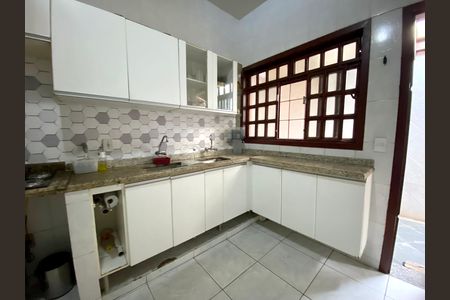 Casa para alugar com 300m², 3 quartos e 2 vagasCozinha