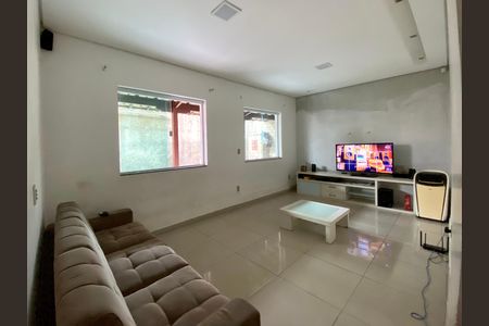 Sala de casa para alugar com 3 quartos, 300m² em Niteroi, Betim
