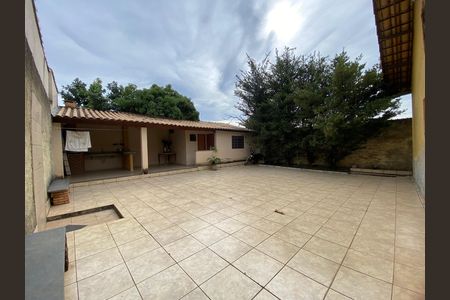 Casa para alugar com 300m², 3 quartos e 2 vagasQuintal