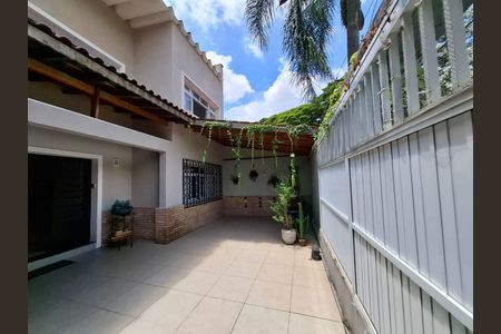 Casa à venda com 250m², 5 quartos e 3 vagas