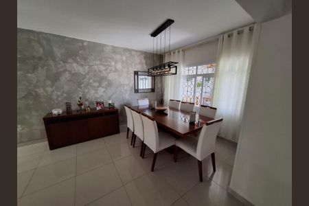 Casa à venda com 5 quartos, 250m² em Planalto Paulista, São Paulo
