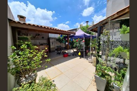Casa à venda com 250m², 5 quartos e 3 vagas