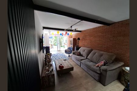 Casa à venda com 250m², 5 quartos e 3 vagas