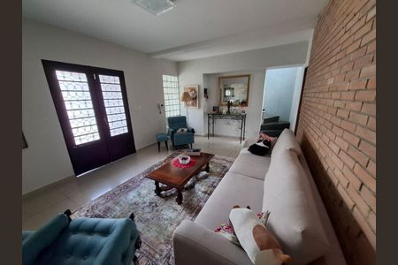 Casa à venda com 5 quartos, 250m² em Planalto Paulista, São Paulo