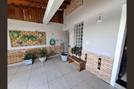 Casa à venda com 250m², 5 quartos e 3 vagas
