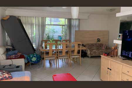 Casa à venda com 3 quartos, 300m² em Vila Congonhas, São Paulo