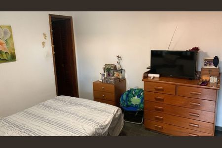 Casa à venda com 3 quartos, 300m² em Vila Congonhas, São Paulo
