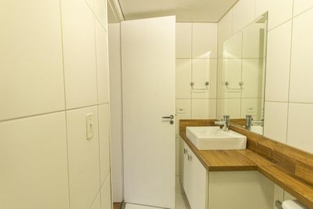 Apartamento para alugar com 54m², 2 quartos e 1 vaga Apartamento para alugar com 54m², 2 quartos e 1 vagaBanheiro da Suíte