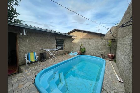 Casa à venda com 70m², 3 quartos e 2 vagas
