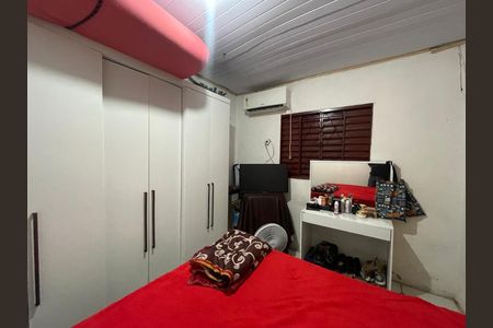 Casa à venda com 70m², 3 quartos e 2 vagas