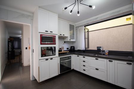 Casa para alugar com 190m², 6 quartos e 2 vagas Casa para alugar com 190m², 6 quartos e 2 vagasCozinha