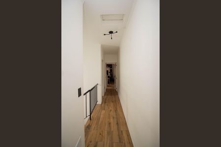 Casa para alugar com 190m², 6 quartos e 2 vagas Casa para alugar com 190m², 6 quartos e 2 vagasCorredor