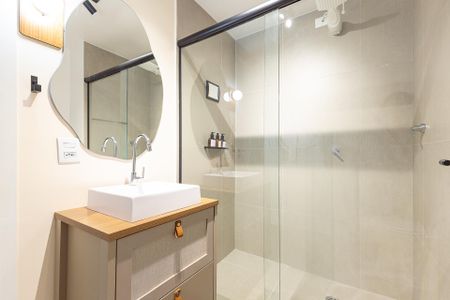 Apartamento para alugar com 27m², 1 quarto e sem vaga Apartamento para alugar com 27m², 1 quarto e sem vagaBanheiro da Suíte