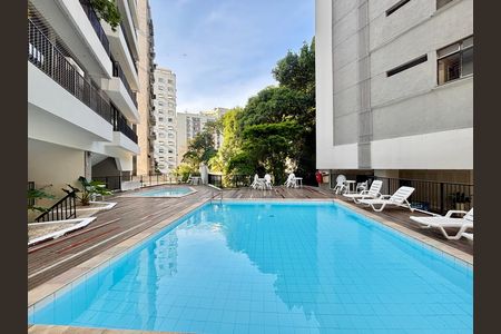 Apartamento à venda com 100m², 2 quartos e 1 vaga Apartamento à venda com 100m², 2 quartos e 1 vagaÁrea comum - piscinas