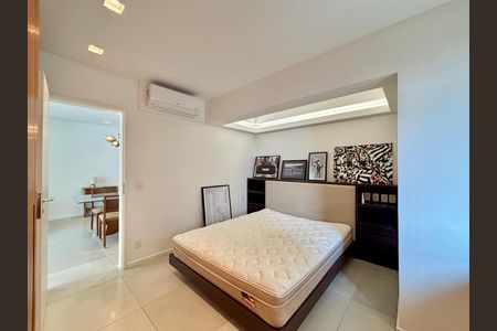 Apartamento à venda com 100m², 2 quartos e 1 vaga Apartamento à venda com 100m², 2 quartos e 1 vagaSuíte