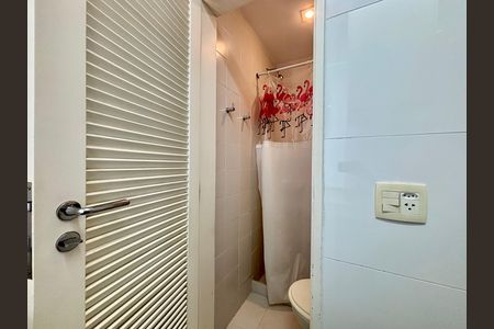 Apartamento à venda com 100m², 2 quartos e 1 vaga Apartamento à venda com 100m², 2 quartos e 1 vagaÁrea de serviço - banheiro