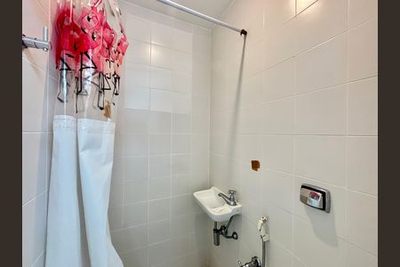 Apartamento à venda com 100m², 2 quartos e 1 vaga Apartamento à venda com 100m², 2 quartos e 1 vagaÁrea de serviço - banheiro