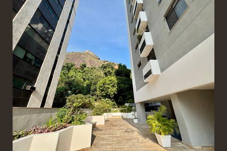 Apartamento à venda com 100m², 2 quartos e 1 vaga Apartamento à venda com 100m², 2 quartos e 1 vagaÁrea comum