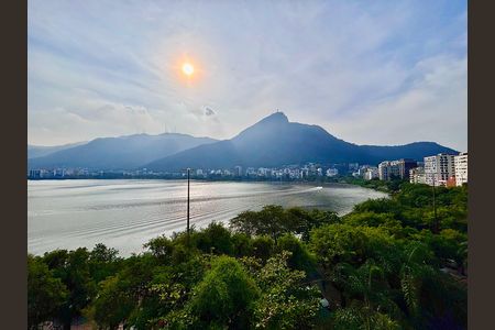 Apartamento à venda com 100m², 2 quartos e 1 vaga Apartamento à venda com 100m², 2 quartos e 1 vagaSala - vista livre para o Cristo Redentor e Lagoa Rodrigo de Freitas