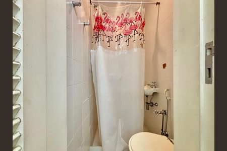 Apartamento à venda com 100m², 2 quartos e 1 vaga Apartamento à venda com 100m², 2 quartos e 1 vagaÁrea de serviço - banheiro