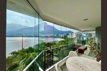 Apartamento à venda com 100m², 2 quartos e 1 vaga Apartamento à venda com 100m², 2 quartos e 1 vagaVaranda da sala - vista livre para o Cristo Redentor e Lagoa Rodrigo de Freitas