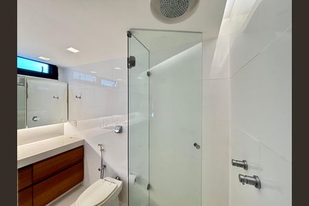 Apartamento à venda com 100m², 2 quartos e 1 vaga Apartamento à venda com 100m², 2 quartos e 1 vagaSuíte - banheiro