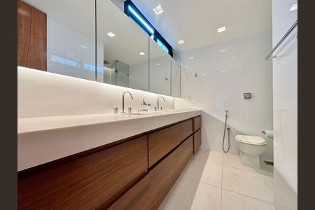 Apartamento à venda com 100m², 2 quartos e 1 vaga Apartamento à venda com 100m², 2 quartos e 1 vagaSuíte - banheiro