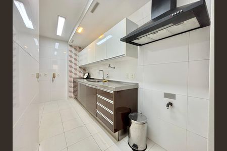 Apartamento à venda com 100m², 2 quartos e 1 vaga Apartamento à venda com 100m², 2 quartos e 1 vagaCozinha