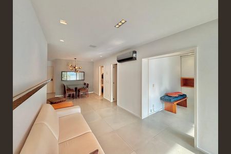 Apartamento à venda com 100m², 2 quartos e 1 vaga Apartamento à venda com 100m², 2 quartos e 1 vagaSala