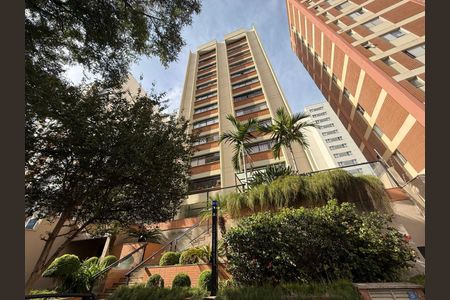 Apartamento para alugar com 117m², 1 quarto e 1 vaga
