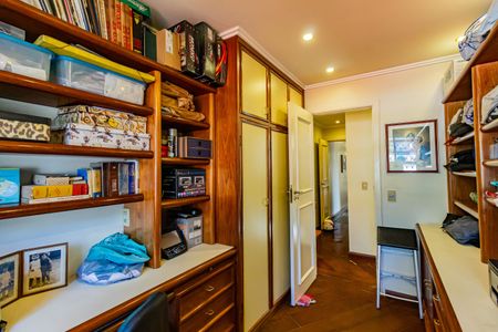 Casa para alugar com 236m², 4 quartos e 2 vagas Casa para alugar com 236m², 4 quartos e 2 vagasEscritório