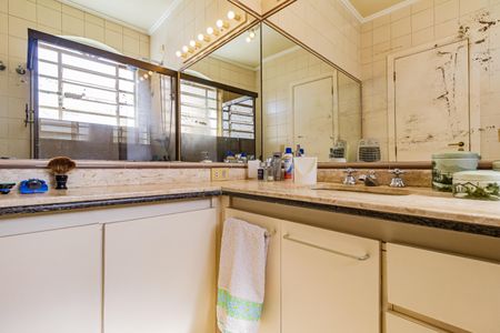Casa para alugar com 236m², 4 quartos e 2 vagas Casa para alugar com 236m², 4 quartos e 2 vagasBanheiro da Suíte 3