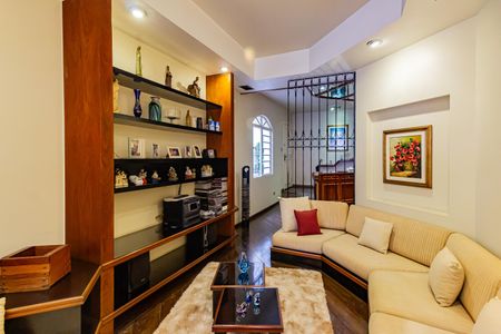 Casa para alugar com 236m², 4 quartos e 2 vagas Casa para alugar com 236m², 4 quartos e 2 vagasSala