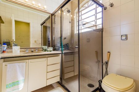 Casa para alugar com 236m², 4 quartos e 2 vagas Casa para alugar com 236m², 4 quartos e 2 vagasBanheiro da Suíte 3