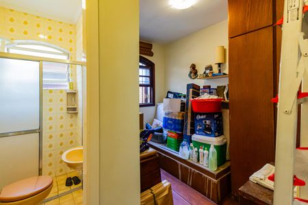 Casa para alugar com 236m², 4 quartos e 2 vagas Casa para alugar com 236m², 4 quartos e 2 vagasSuíte de Serviço