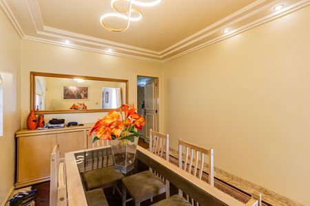 Casa para alugar com 236m², 4 quartos e 2 vagas Casa para alugar com 236m², 4 quartos e 2 vagasSala de Jantar